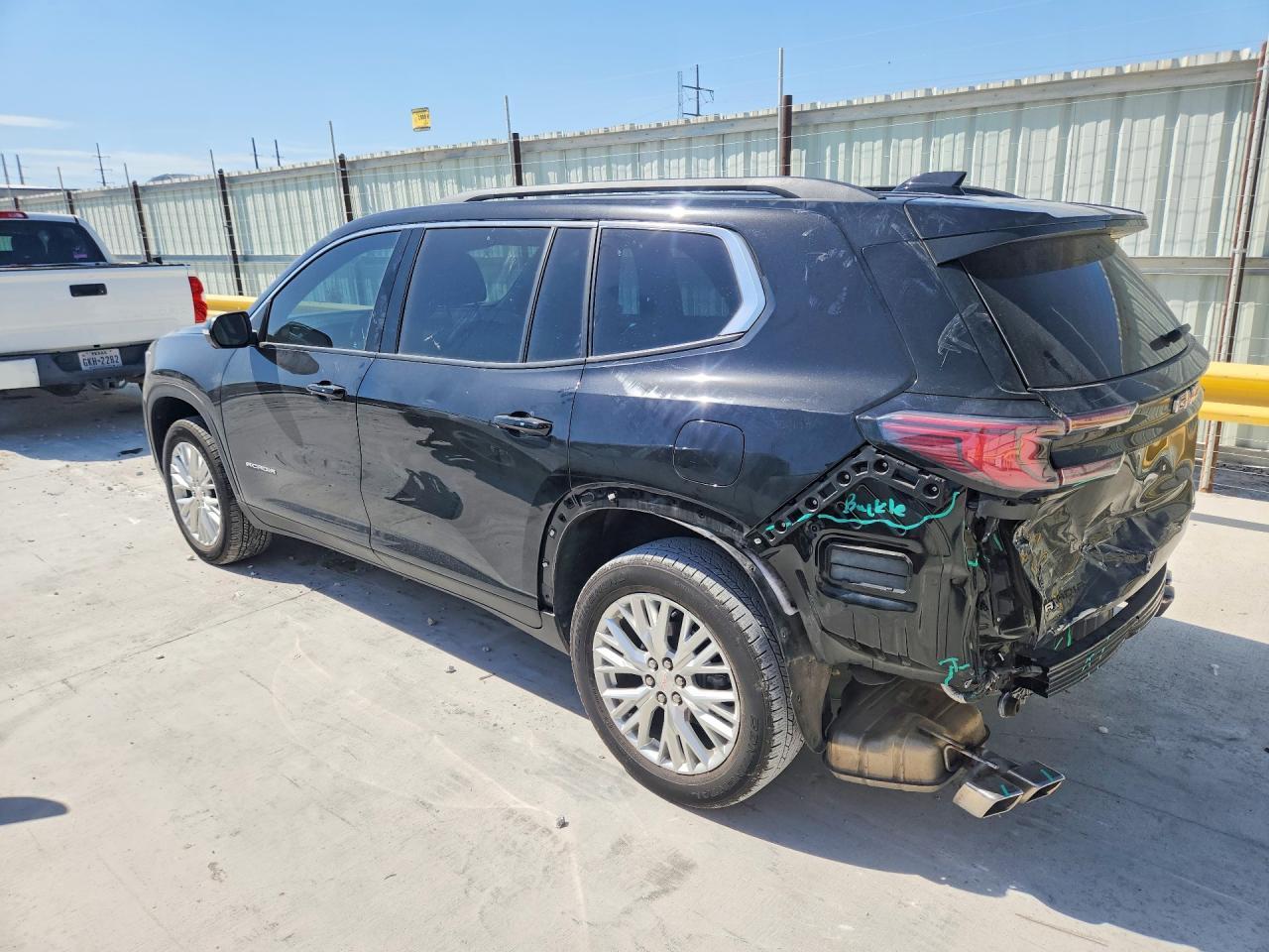 2024 GMC ACADIA UPLEVEL — Фото 2 из 14