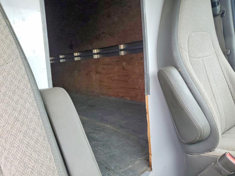 2012 GMC SAVANA BOX TRUCK — Фото 11 из 13