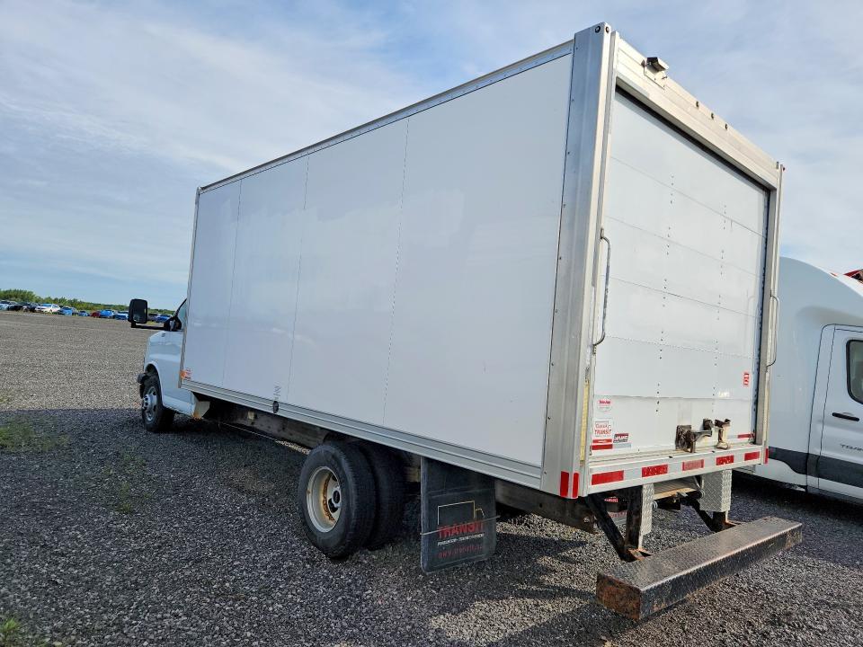 2012 GMC SAVANA BOX TRUCK — Фото 2 из 13