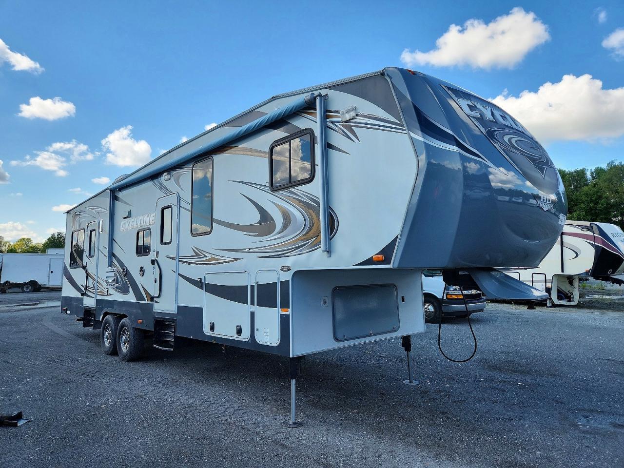 2012 HEARTLAND CYCLONE 5SFCG3621CE247194