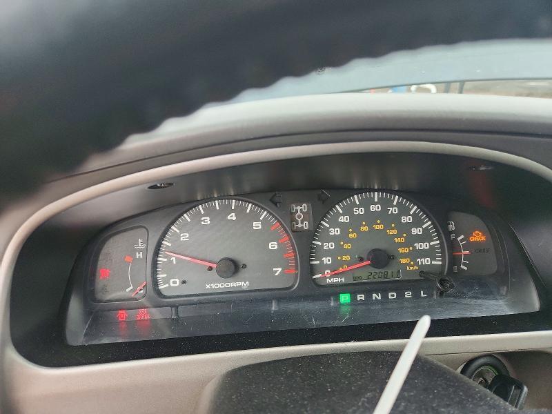 2002 TOYOTA 4RUNNER SR5 — Фото 9 из 13