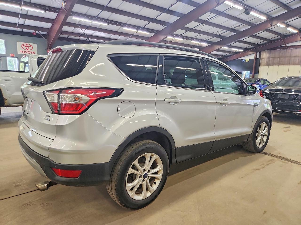 2018 FORD ESCAPE SE — Фото 3 из 13