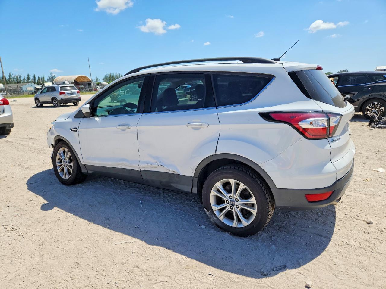 2018 FORD ESCAPE SE — Фото 2 из 13