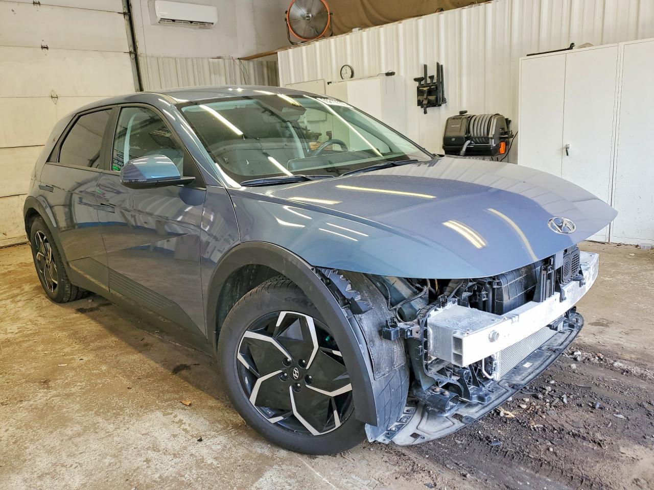 2024 HYUNDAI IONIQ 5 SE — Фото 4 из 14