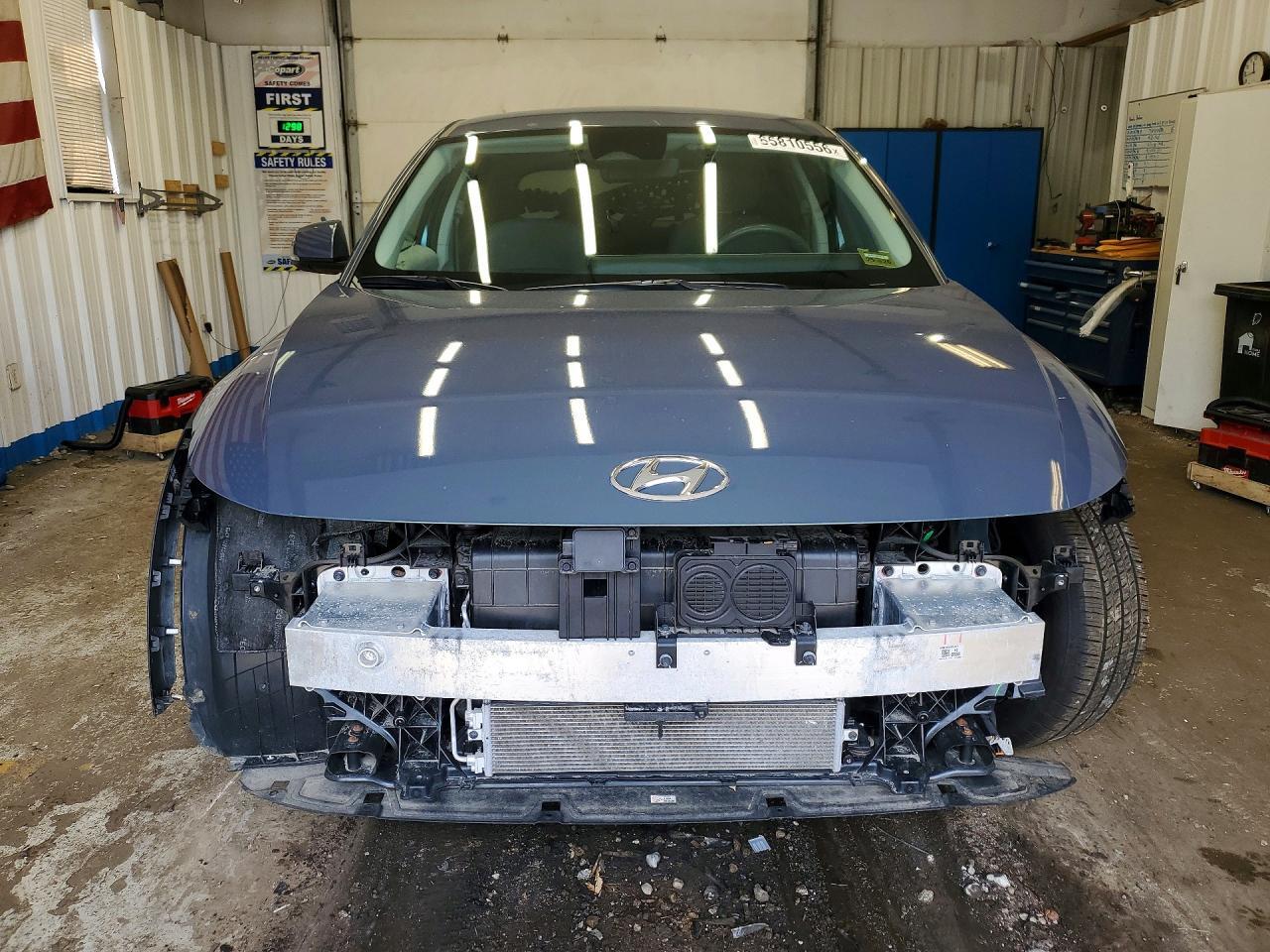 2024 HYUNDAI IONIQ 5 SE — Фото 5 из 14