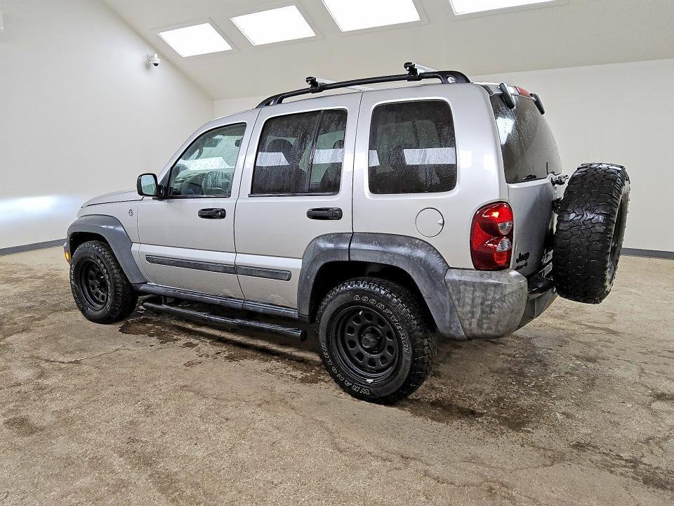 2007 JEEP LIBERTY SPORT — Фото 2 из 14