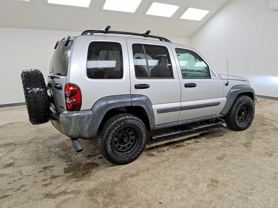 2007 JEEP LIBERTY SPORT — Фото 3 из 14