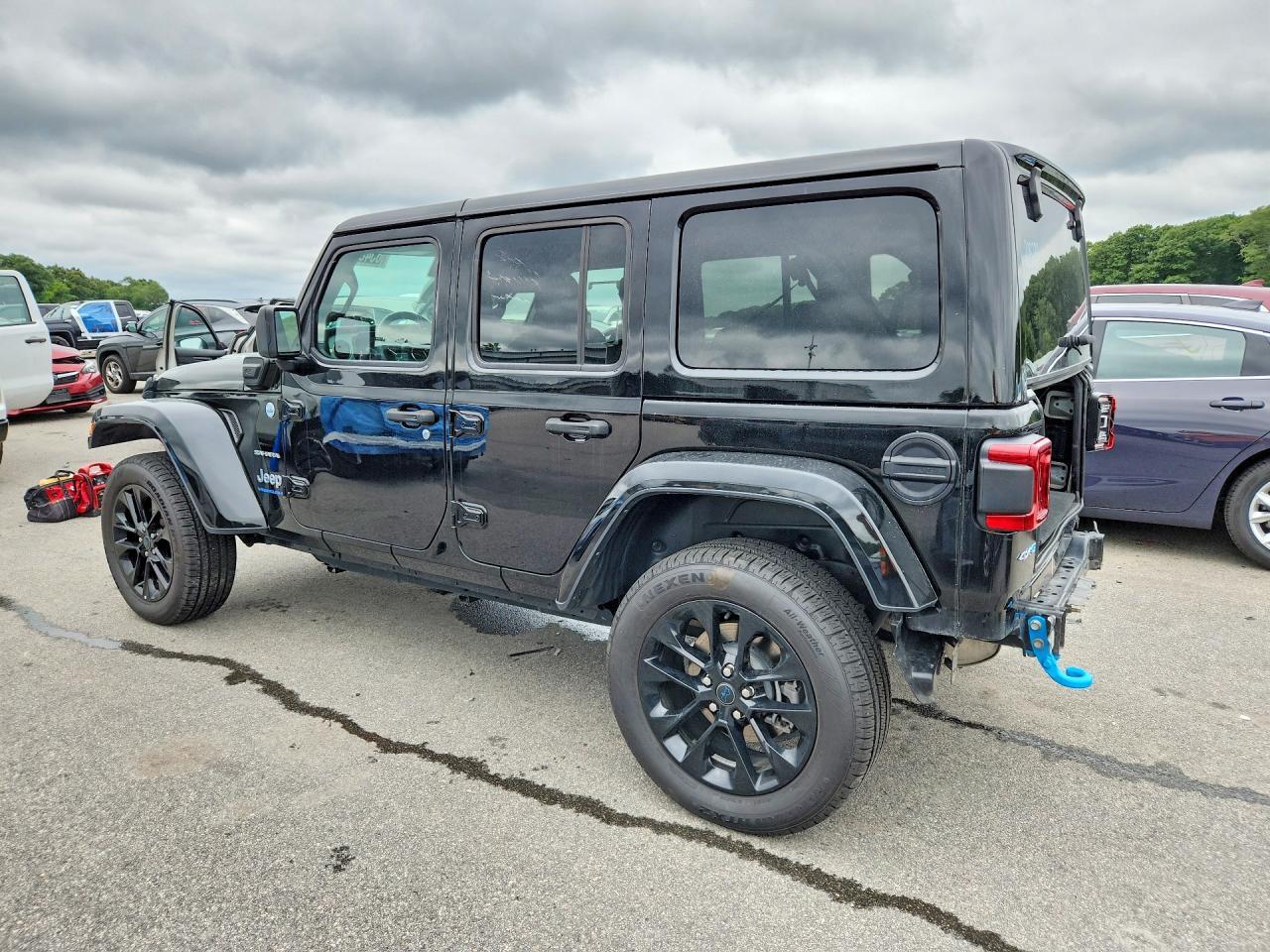 2024 JEEP WRANGLER SAHARA 4XE — Фото 2 из 12