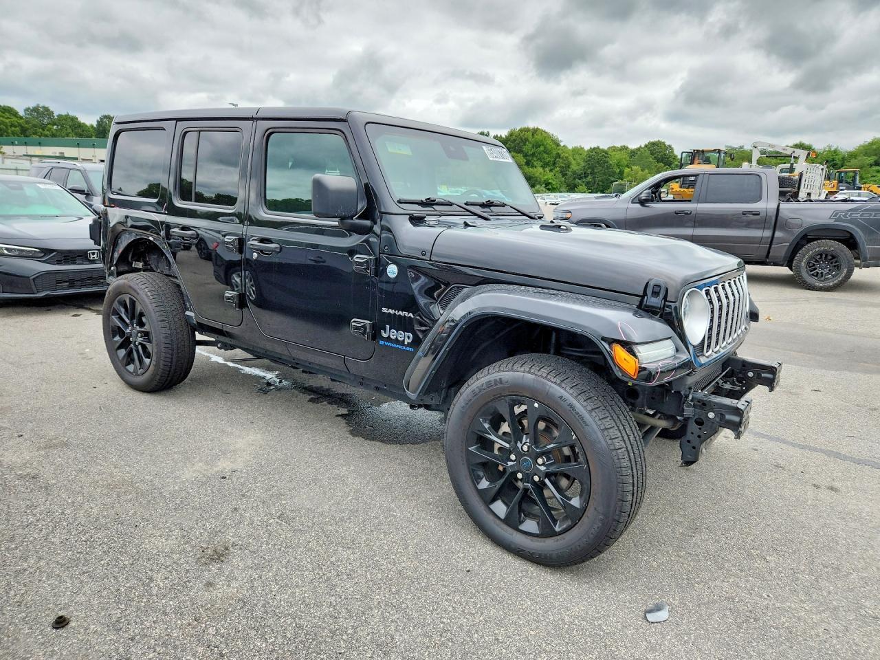 2024 JEEP WRANGLER SAHARA 4XE — Фото 4 из 12