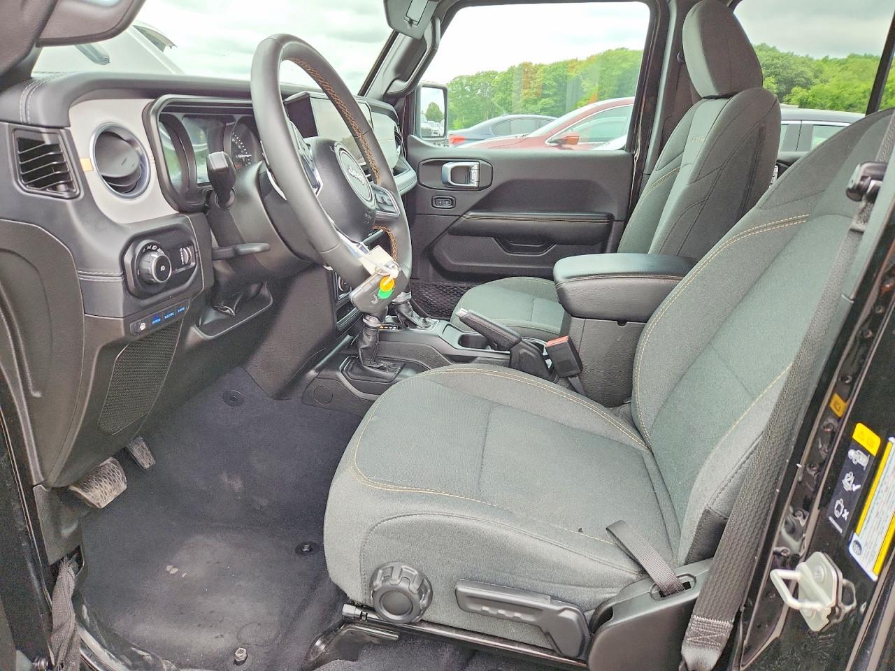2024 JEEP WRANGLER SAHARA 4XE — Фото 7 из 12