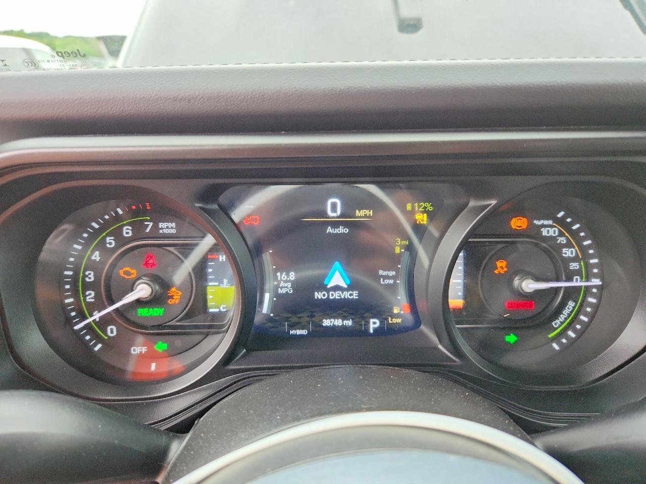 2024 JEEP WRANGLER SAHARA 4XE — Фото 9 из 12