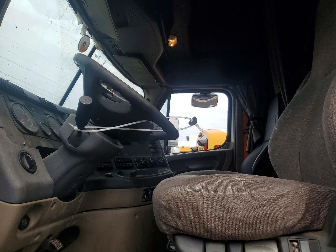 2018 FREIGHTLINER CASCADIA 125 SEMI TRUCK — Фото 7 из 14