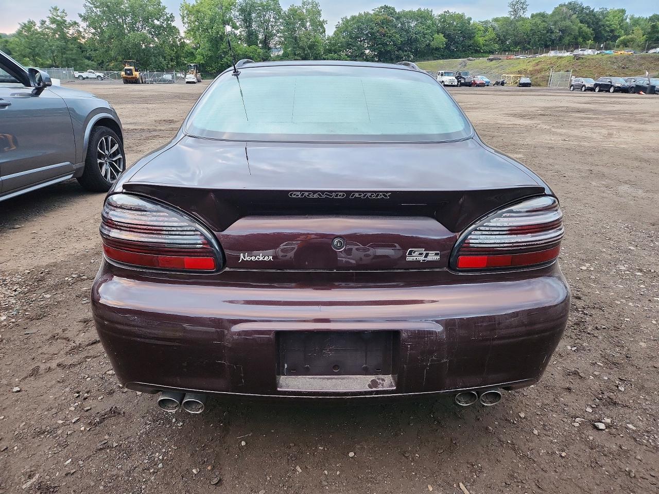 2002 PONTIAC GRAND PRIX GT — Фото 6 из 12