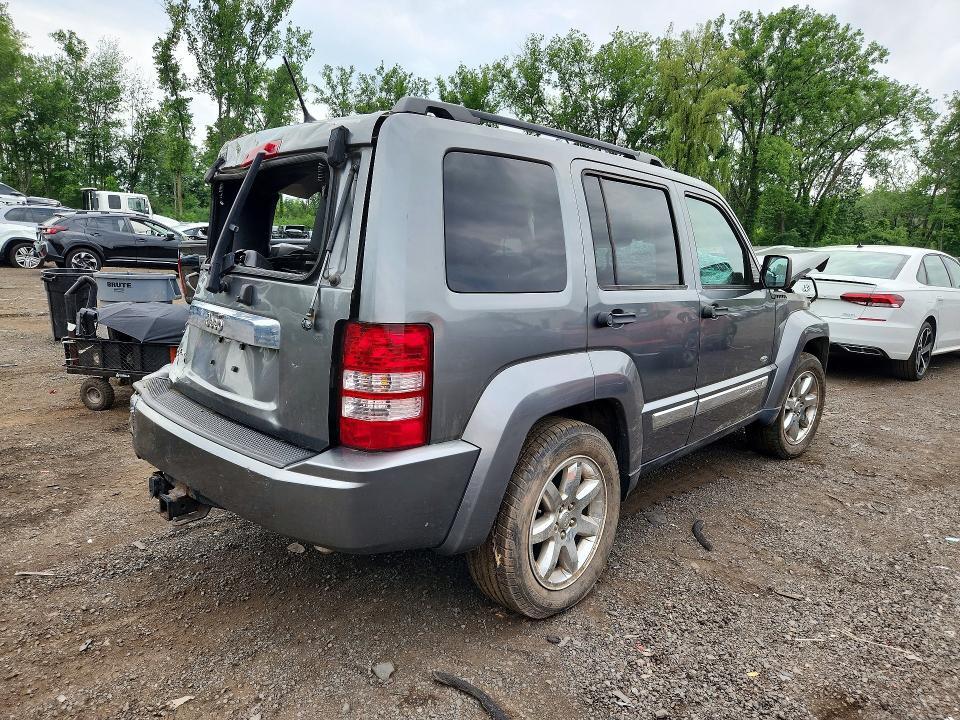 2012 JEEP LIBERTY SPORT — Фото 3 из 12