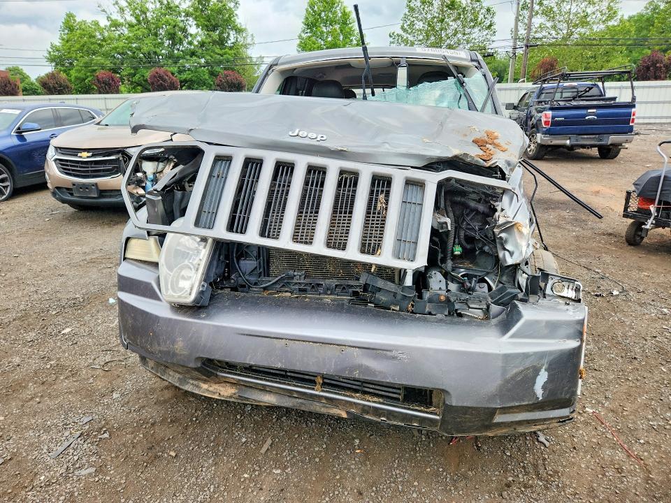 2012 JEEP LIBERTY SPORT — Фото 5 из 12