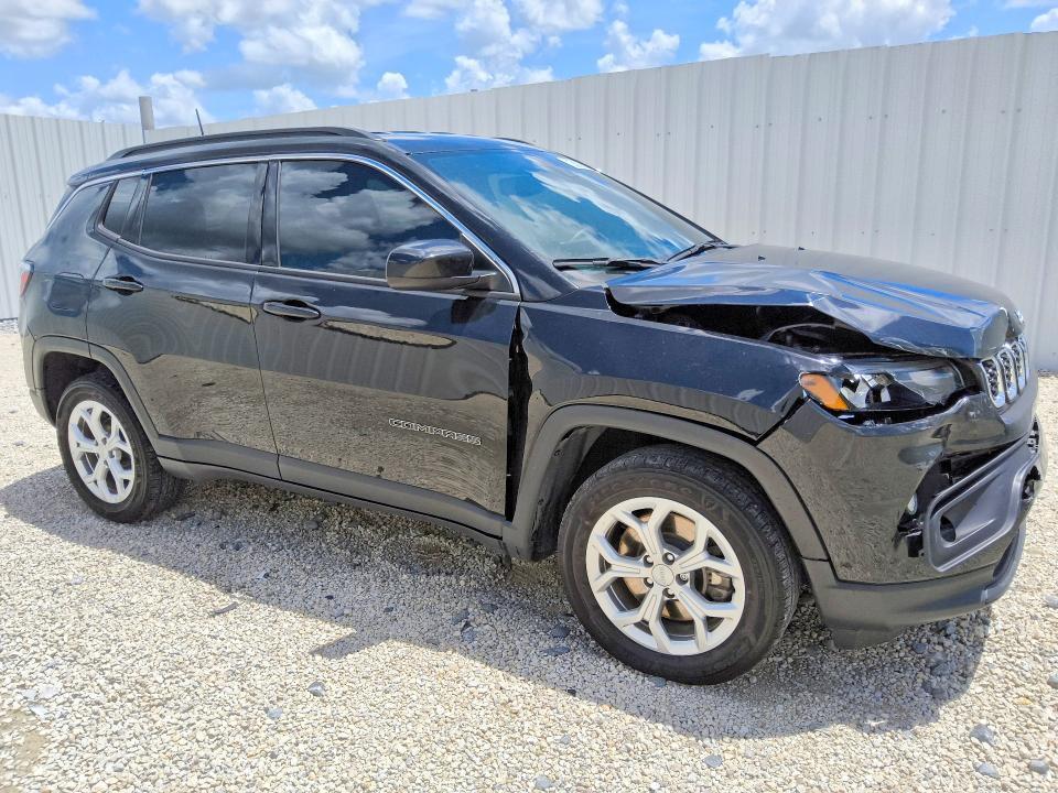 2024 JEEP COMPASS LATITUDE — Фото 4 из 14