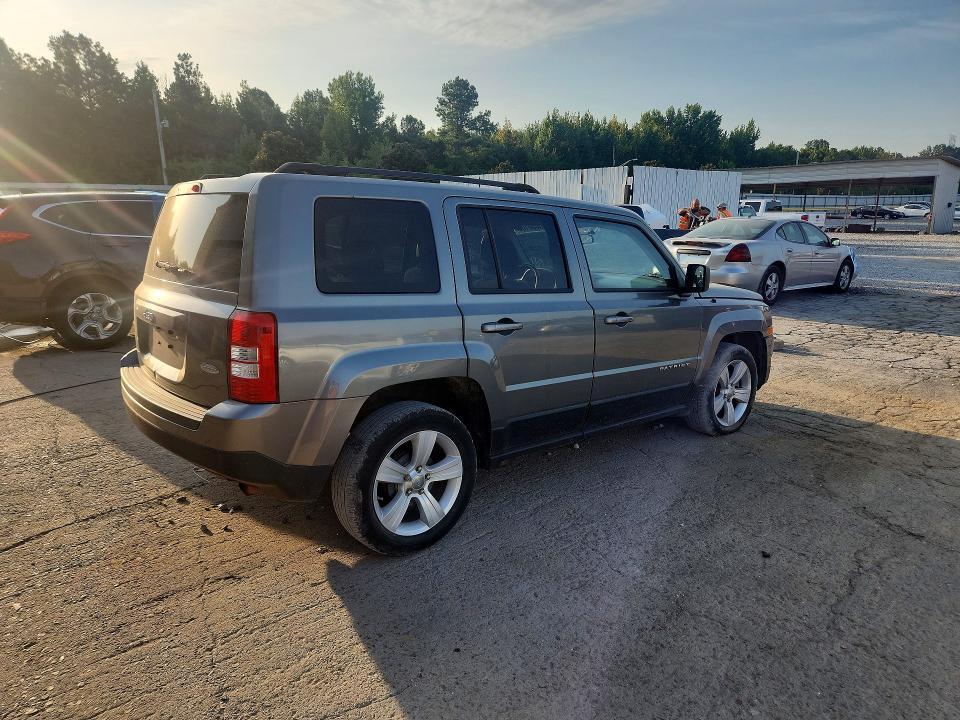 2012 JEEP PATRIOT LATITUDE — Фото 3 из 12