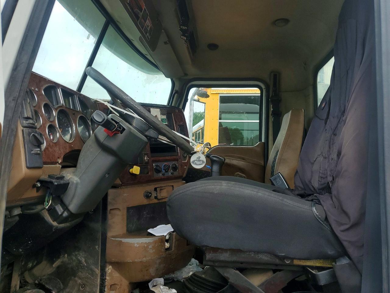 2007 MACK 700 CTP700 — Фото 7 из 12