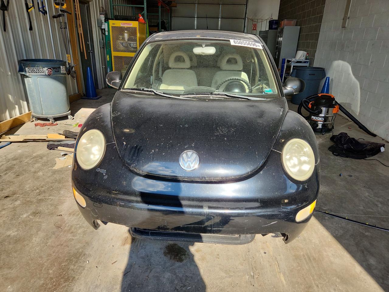 2002 VOLKSWAGEN NEW BEETLE GLS — Фото 5 из 12