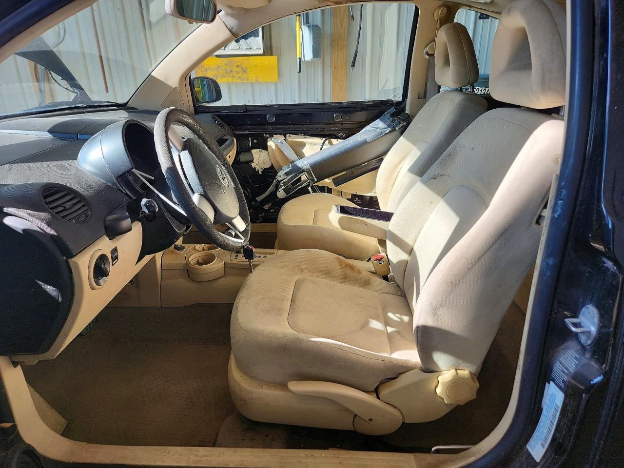 2002 VOLKSWAGEN NEW BEETLE GLS — Фото 7 из 12