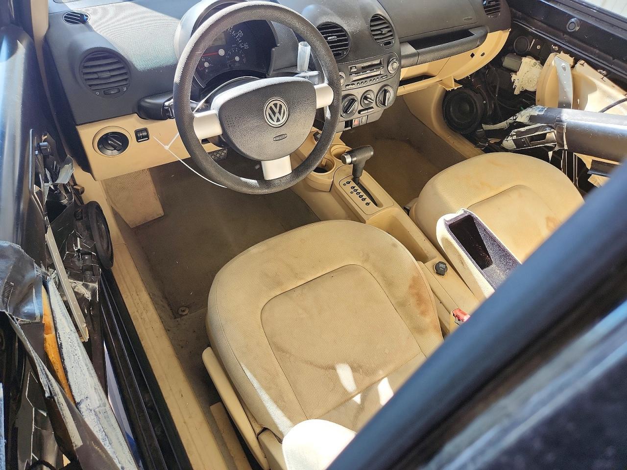 2002 VOLKSWAGEN NEW BEETLE GLS — Фото 8 из 12