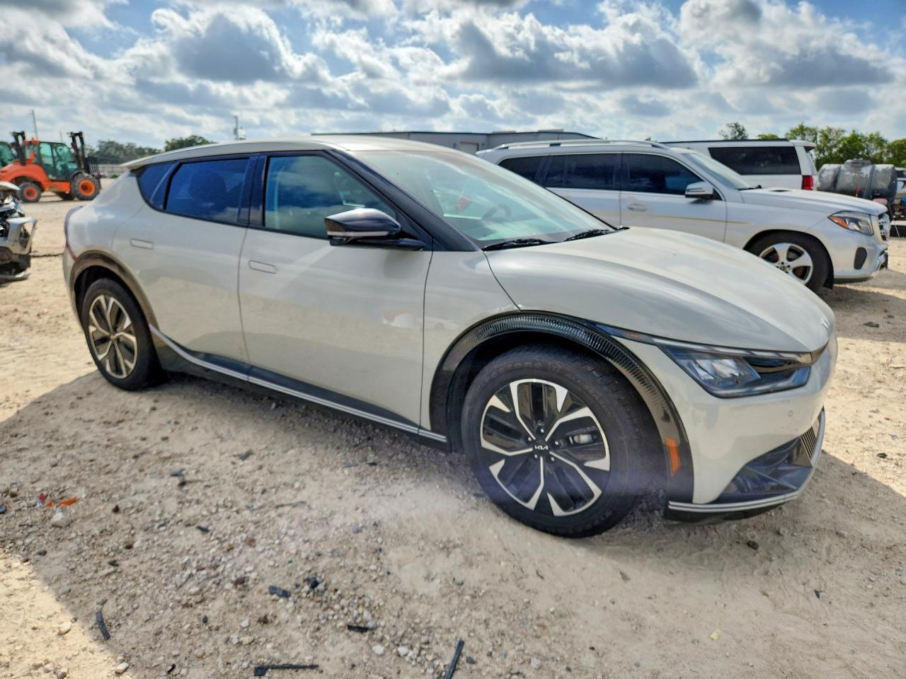 2024 KIA EV6 WIND — Фото 4 из 14