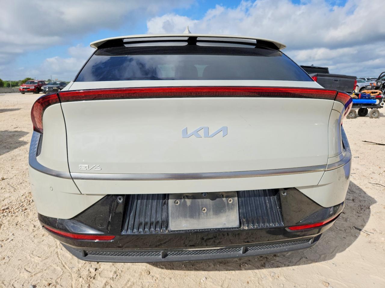 2024 KIA EV6 WIND — Фото 6 из 14