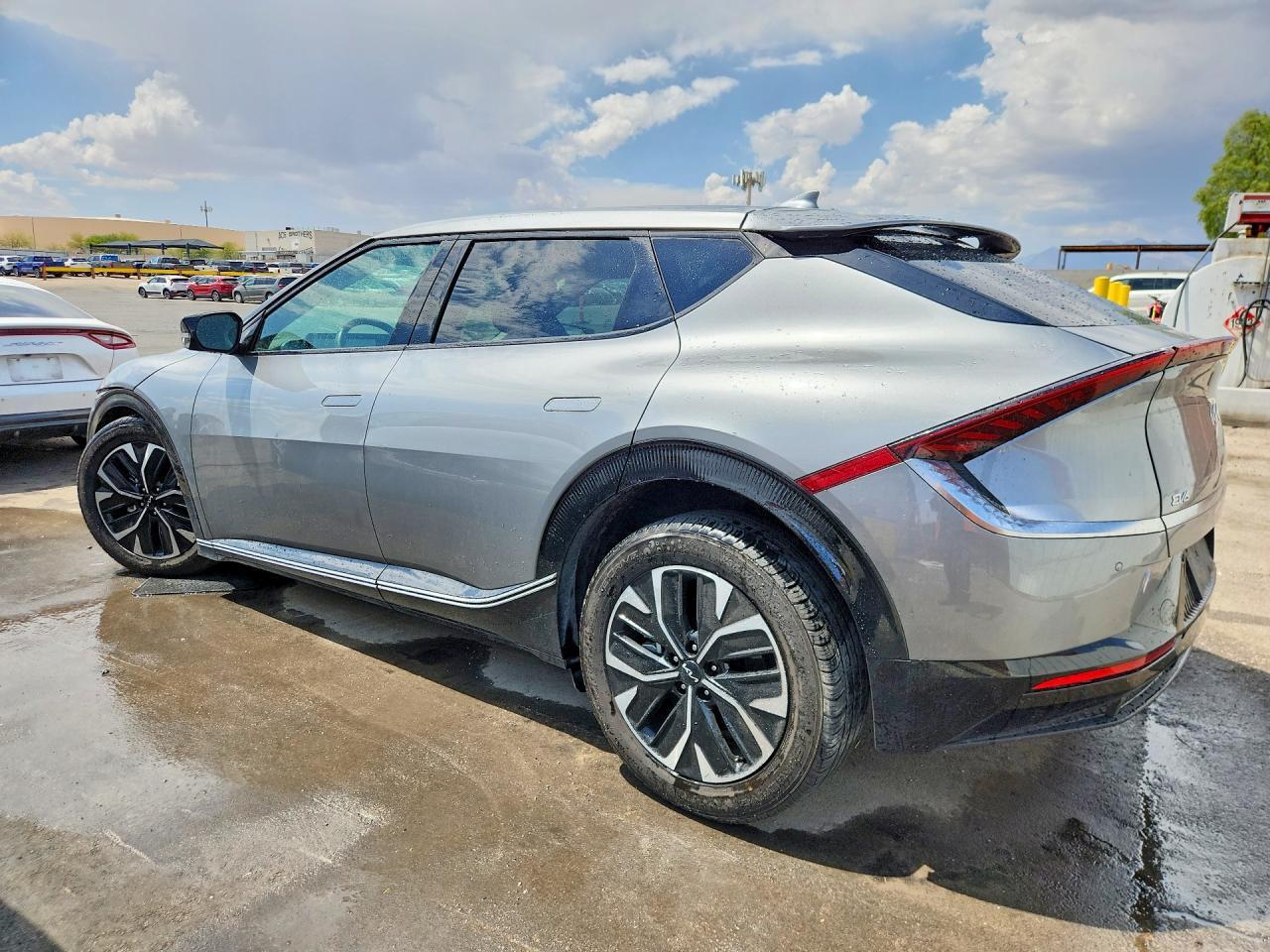 2024 KIA EV6 WIND — Фото 2 из 12