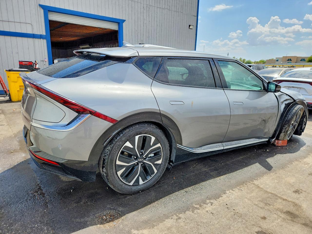 2024 KIA EV6 WIND — Фото 3 из 12