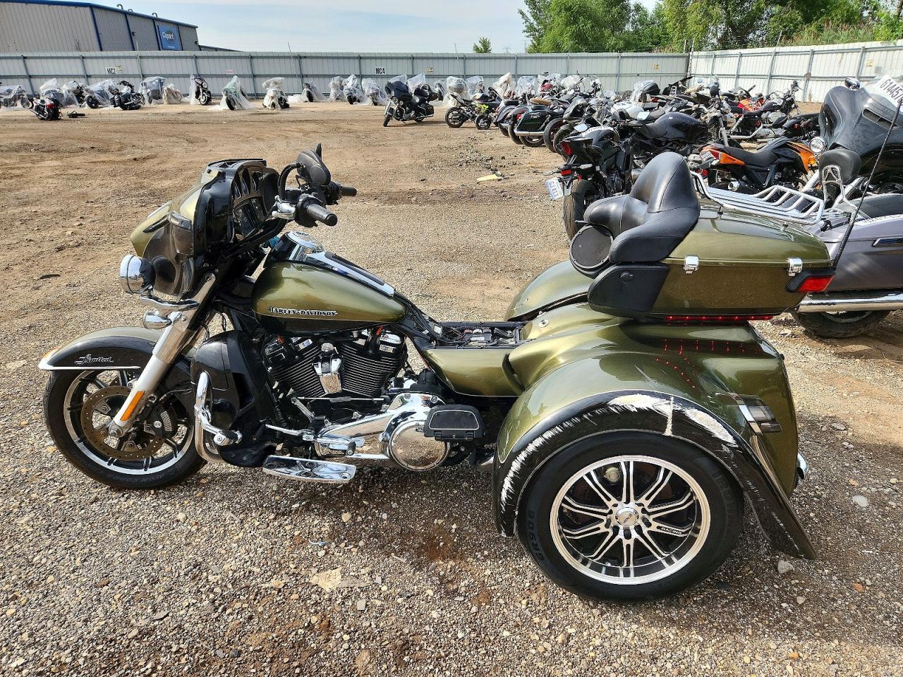 2018 HARLEY-DAVIDSON FLHTK ULTRA LIMITED — Фото 3 из 9