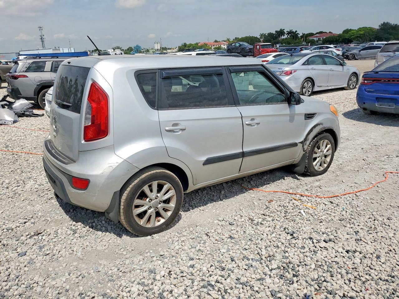 2012 KIA SOUL + — Фото 3 из 12