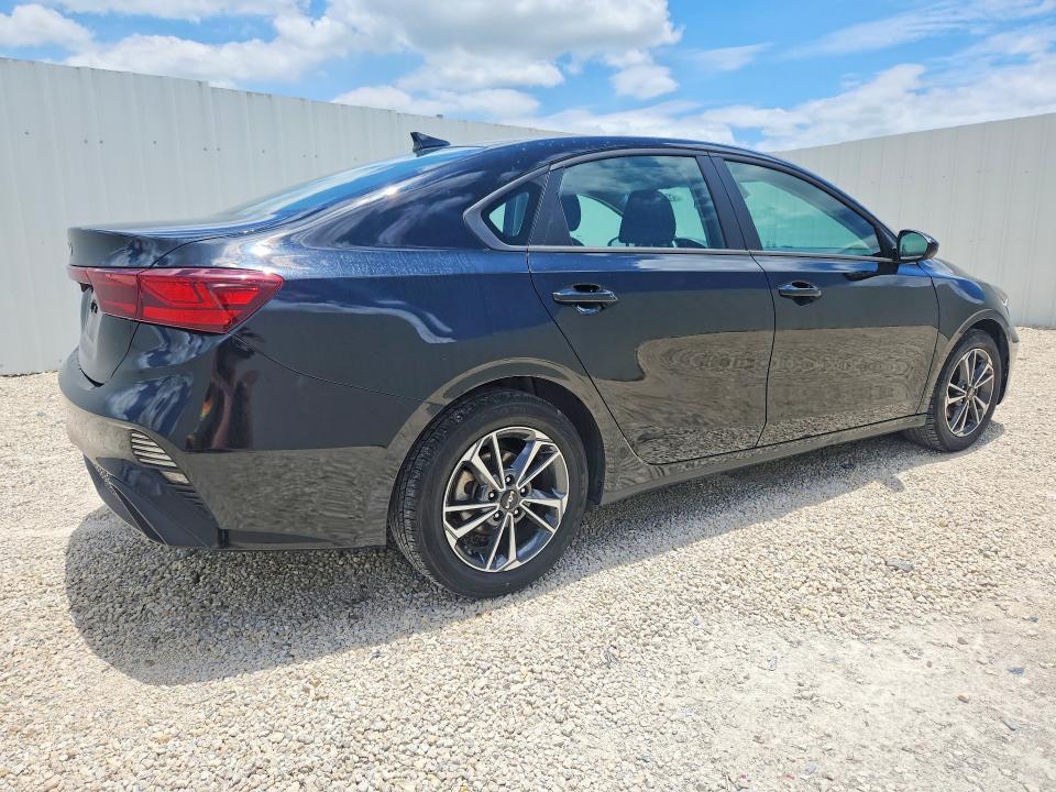 2024 KIA FORTE LXS — Фото 3 из 13