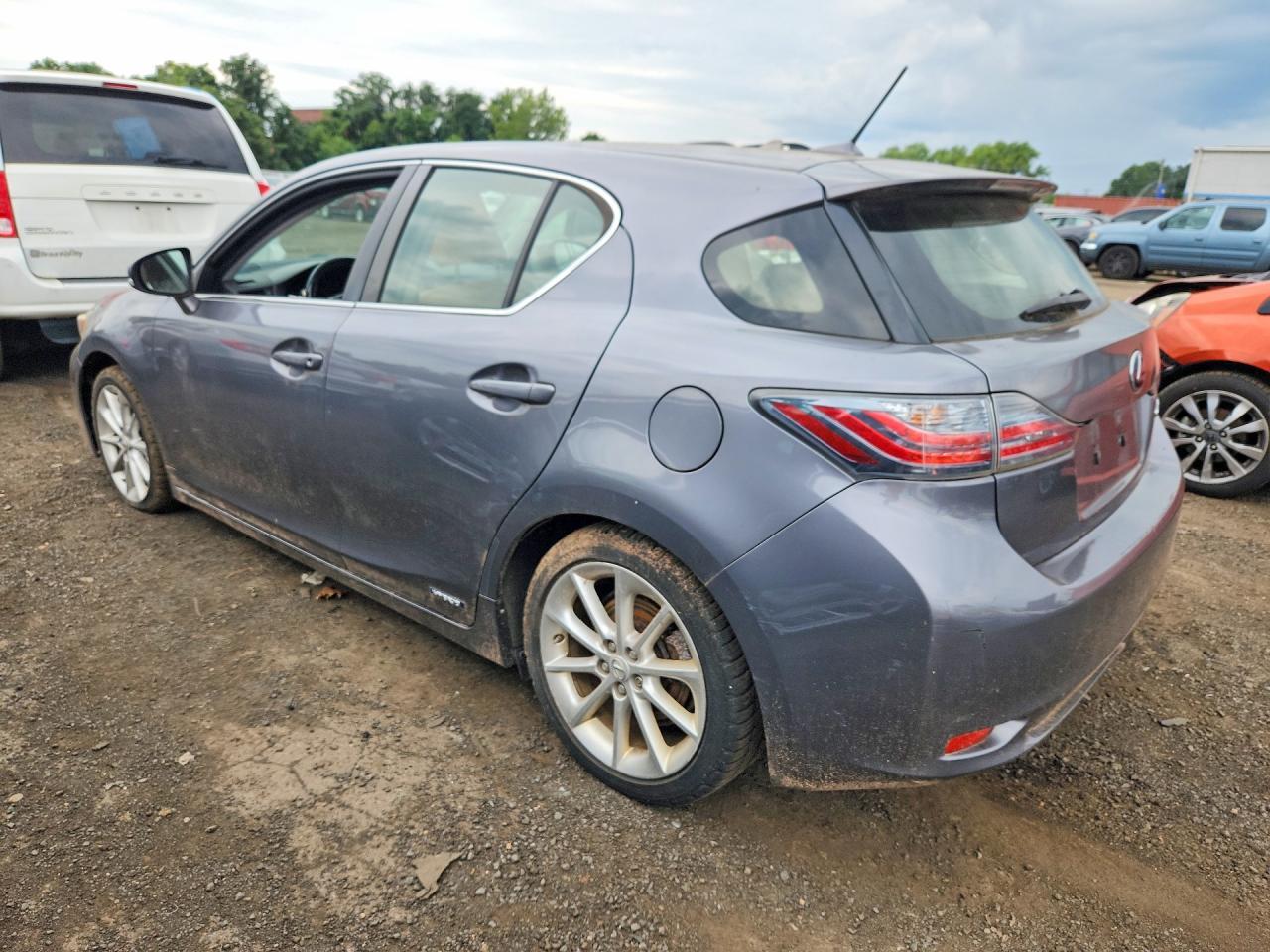 2012 LEXUS CT 200 — Фото 2 из 12