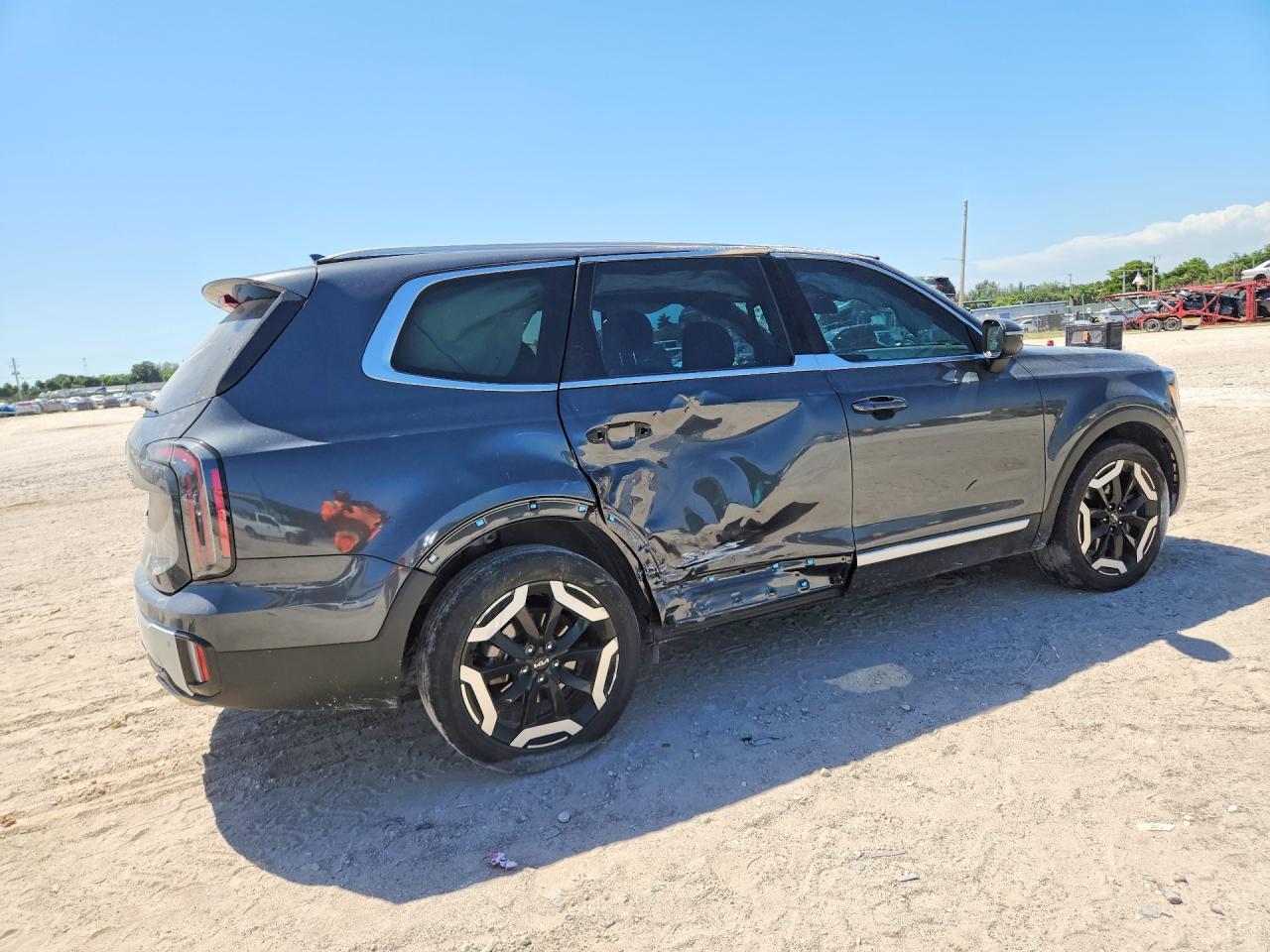 2024 KIA TELLURIDE EX — Фото 3 из 14