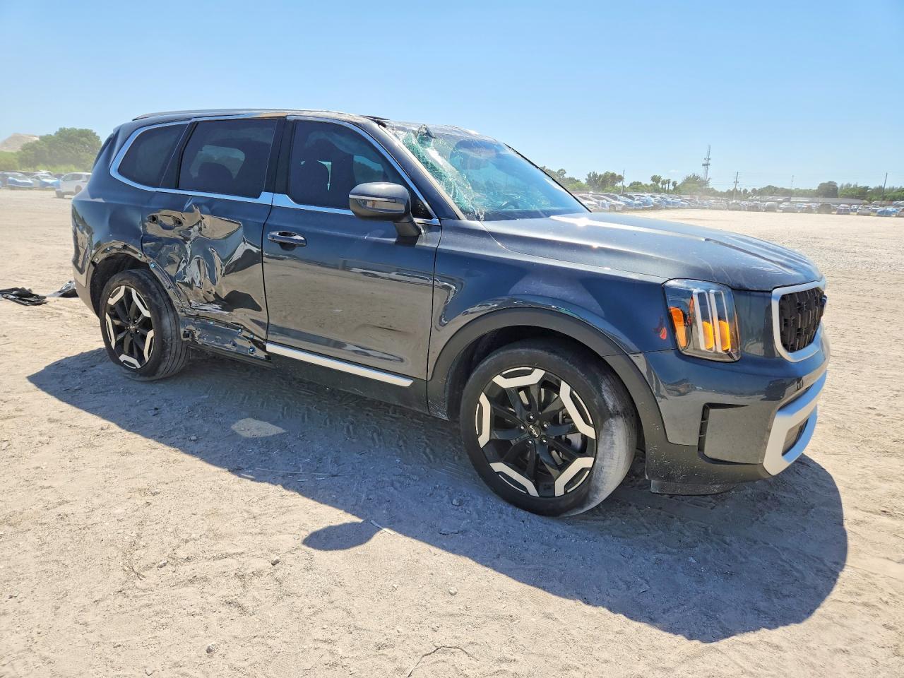 2024 KIA TELLURIDE EX — Фото 4 из 14