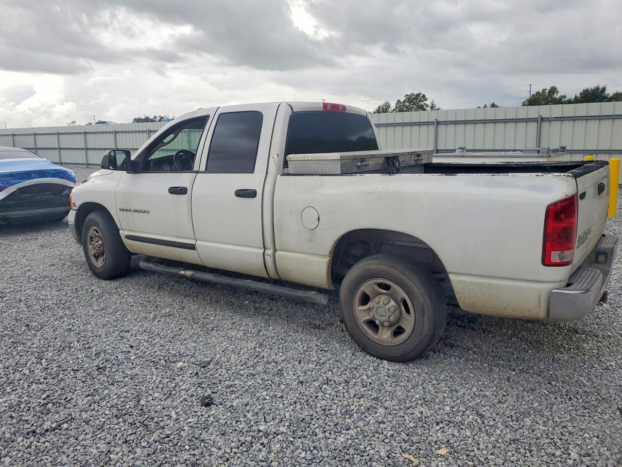 2003 DODGE RAM 3500 ST — Фото 2 из 12