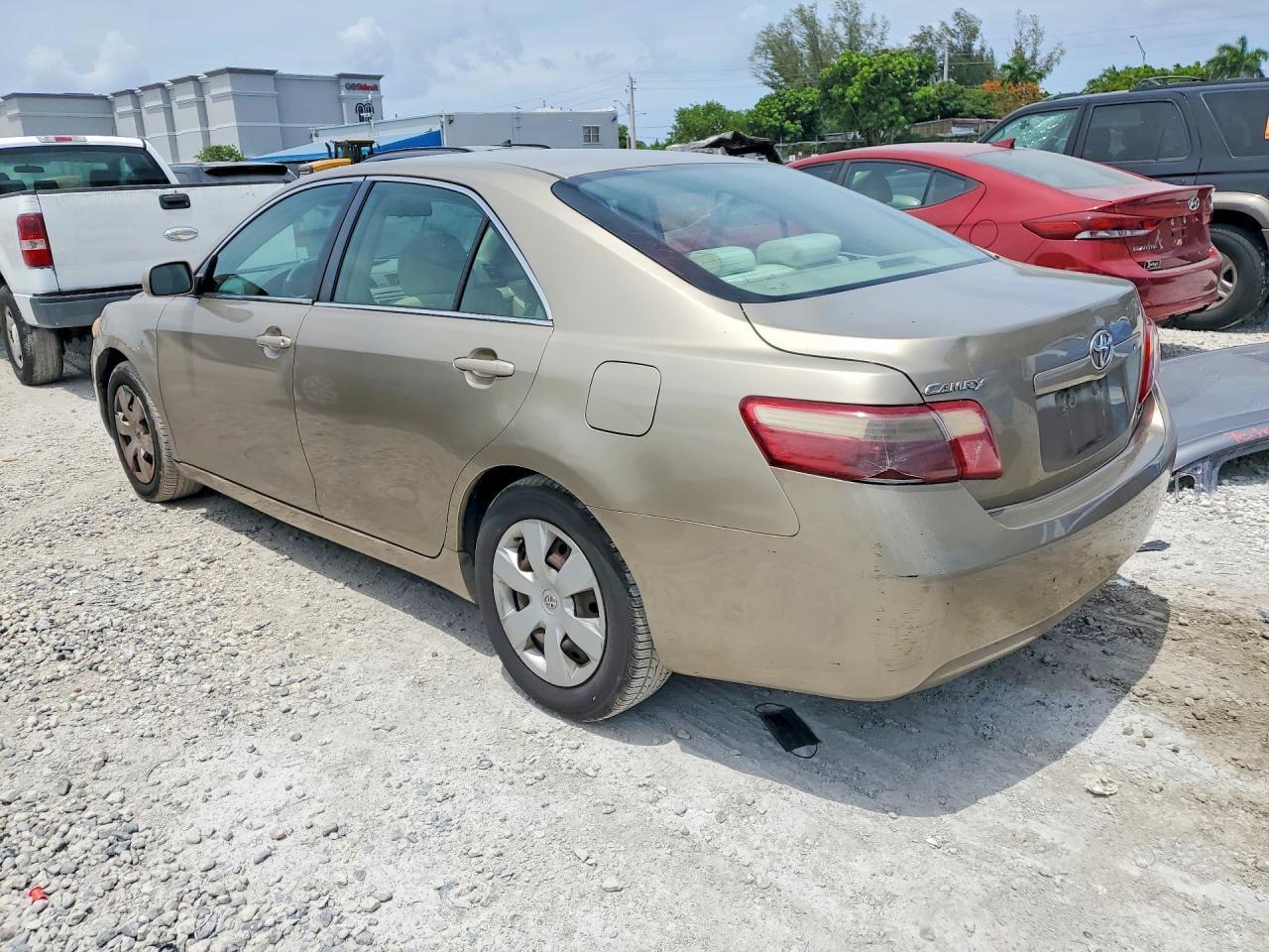 2007 TOYOTA CAMRY LE — Фото 2 из 13
