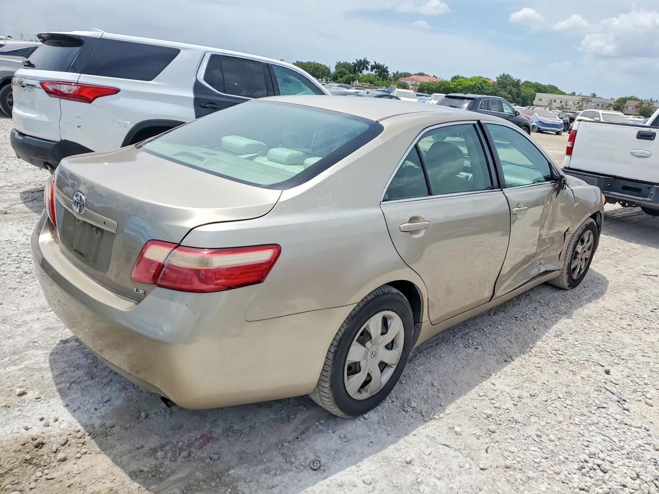 2007 TOYOTA CAMRY LE — Фото 3 из 13