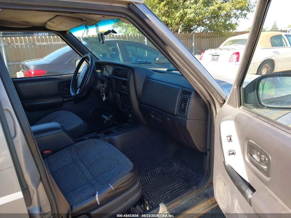1J4FF48S5YL274241 2000 JEEP CHEROKEE photo no. 5