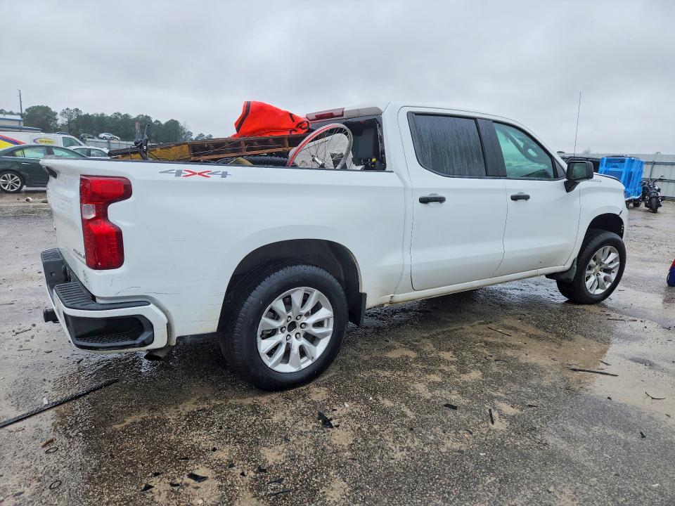 2024 CHEVROLET SILVERADO — Фото 3 из 12