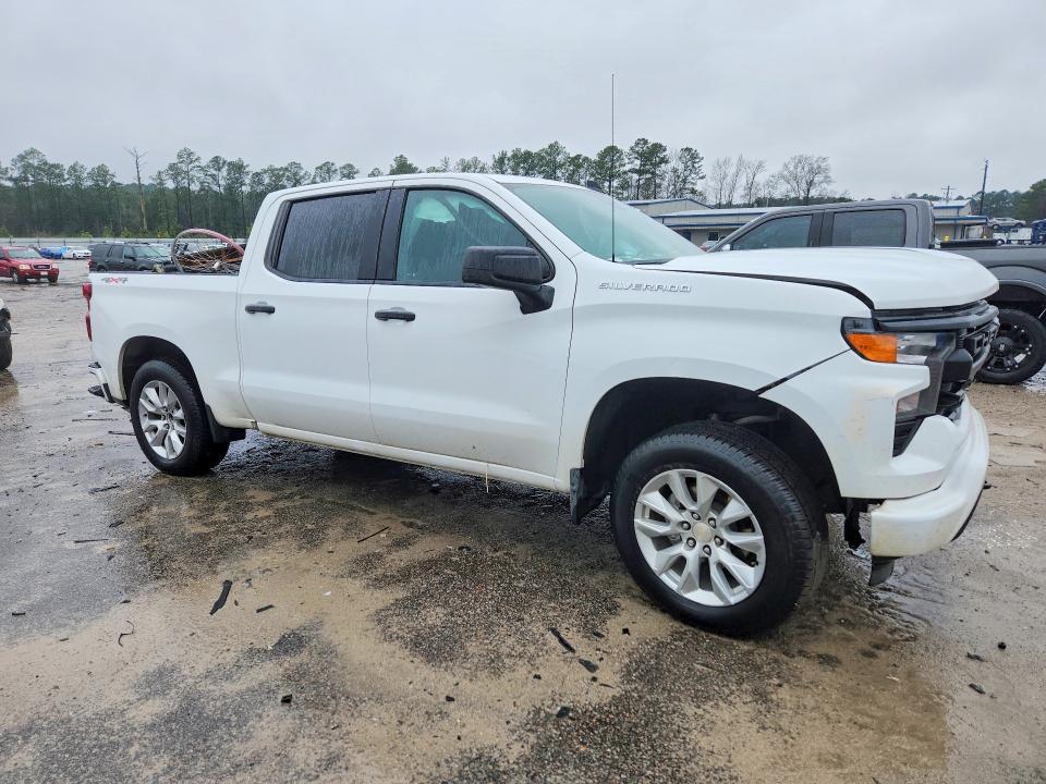 2024 CHEVROLET SILVERADO — Фото 4 из 12