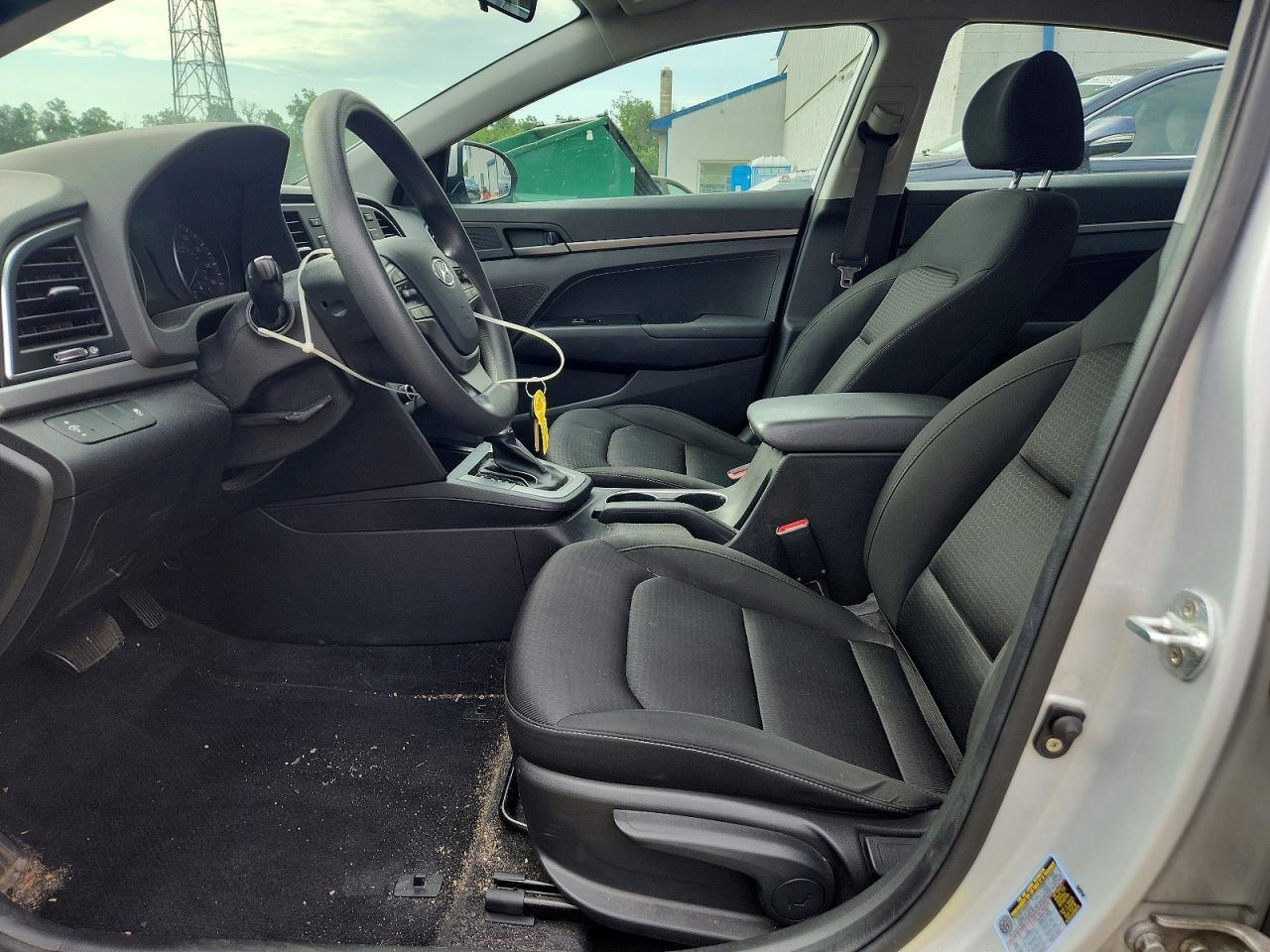 2018 HYUNDAI ELANTRA SE — Фото 7 из 13