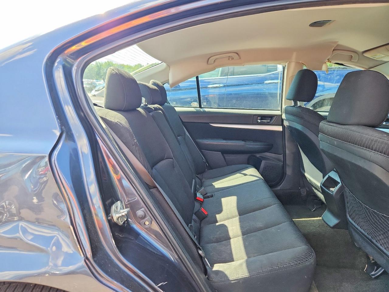 2012 SUBARU LEGACY — Фото 10 из 12