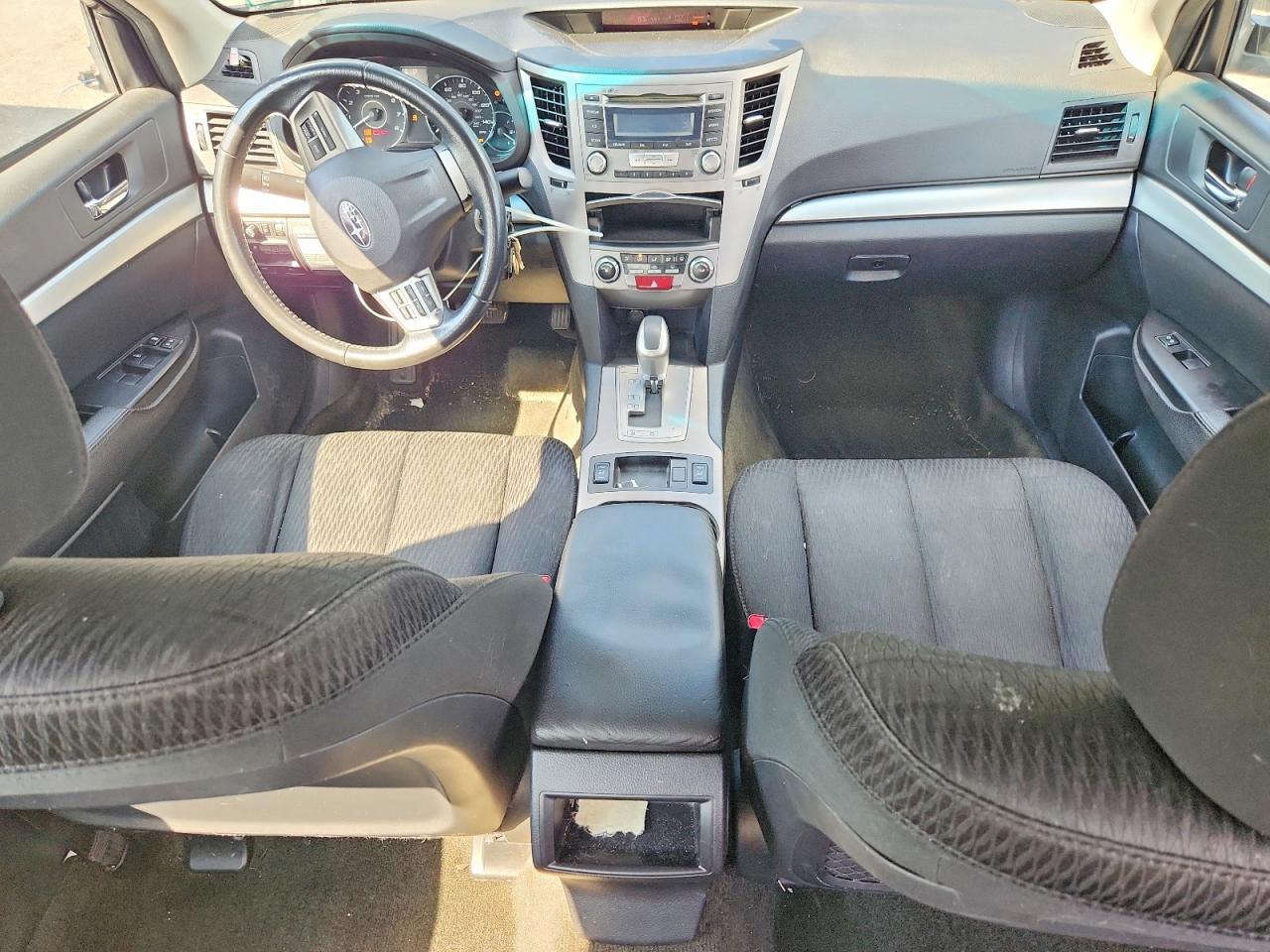 2012 SUBARU LEGACY — Фото 8 из 12