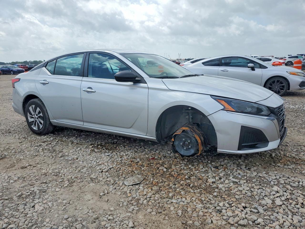 2024 NISSAN ALTIMA S — Фото 4 из 12