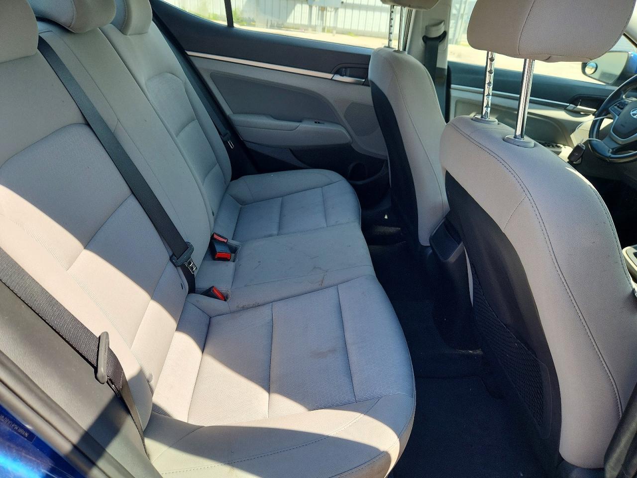 2018 HYUNDAI ELANTRA VALUE EDITION — Фото 10 из 12