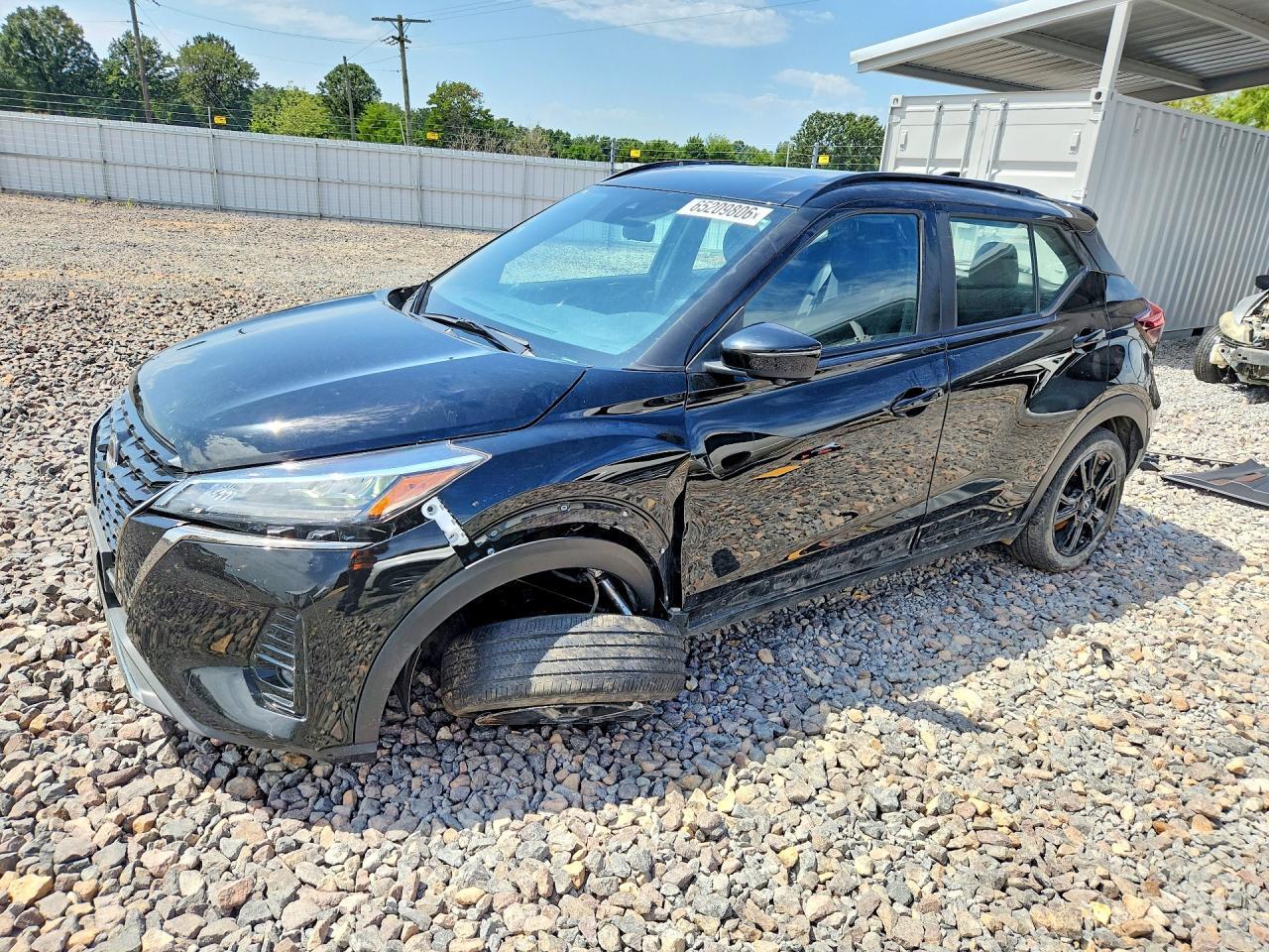 2024 NISSAN KICKS SR