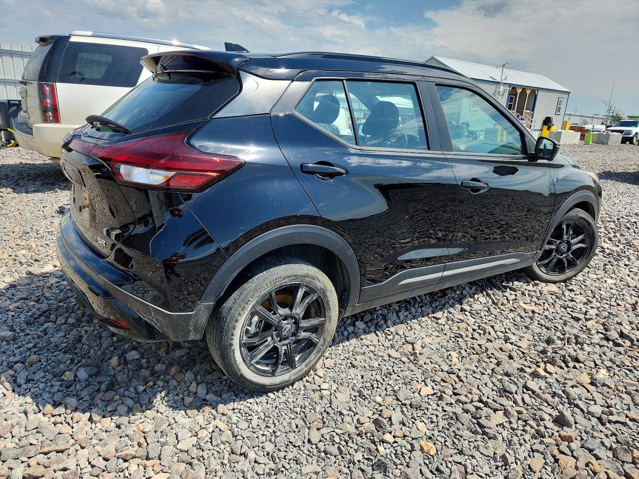 2024 NISSAN KICKS SR — Фото 3 из 14