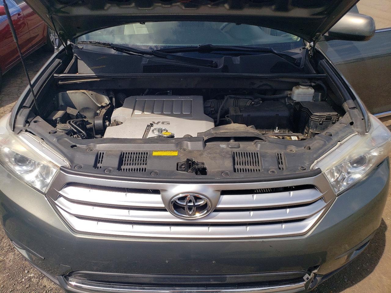 2012 TOYOTA HIGHLANDER BASE — Фото 12 из 13
