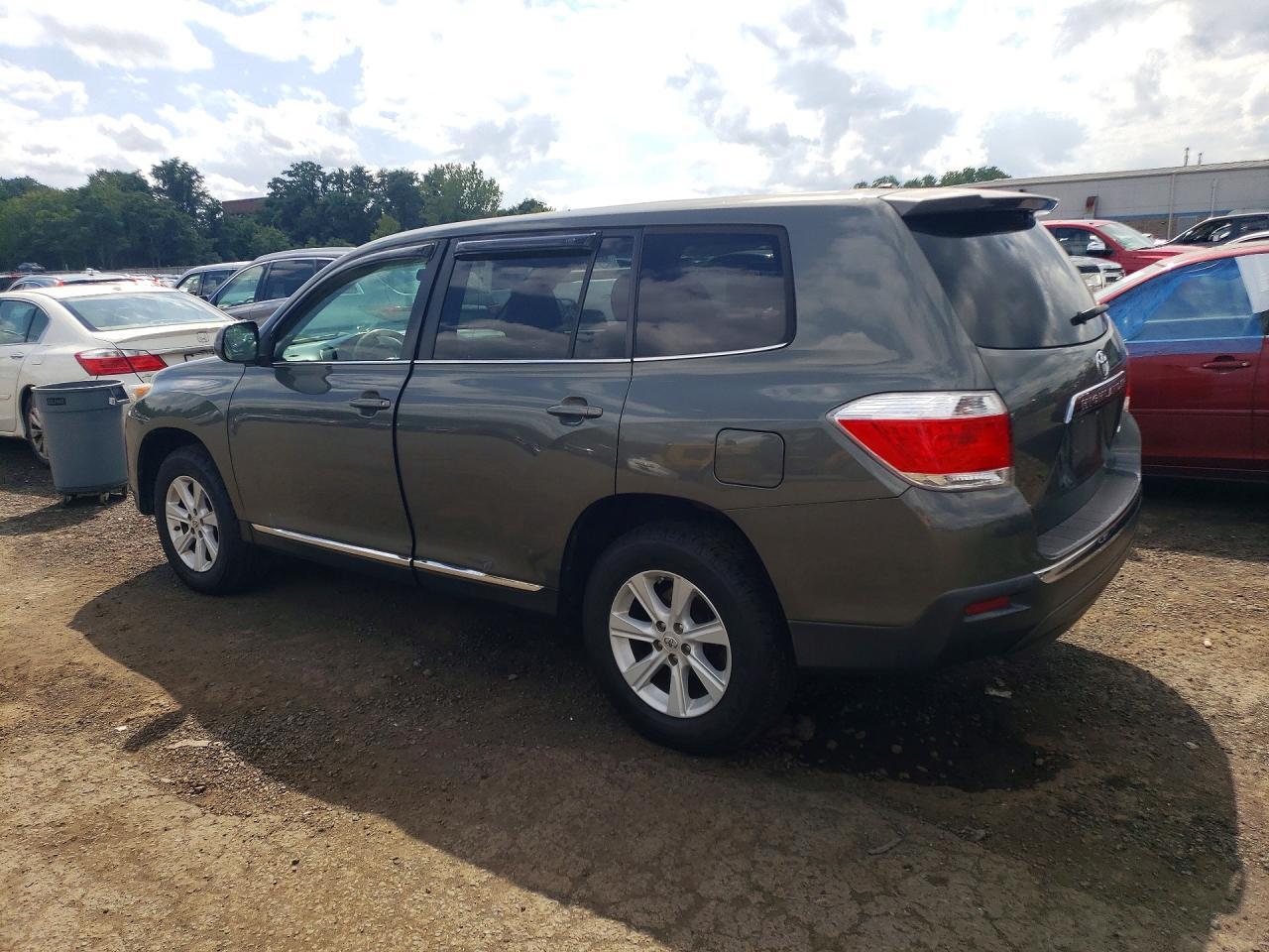 2012 TOYOTA HIGHLANDER BASE — Фото 2 из 13